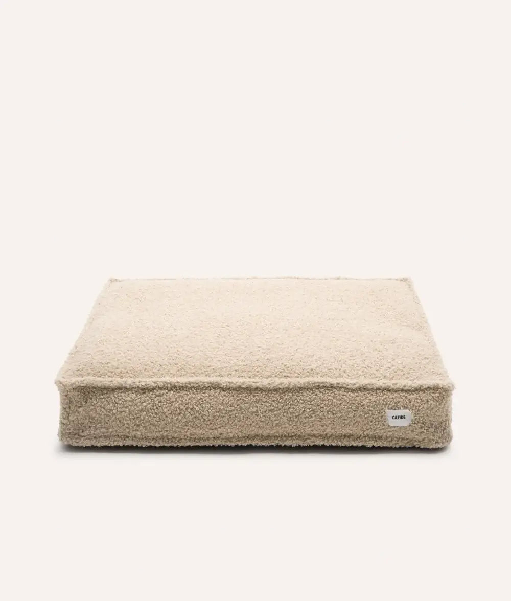 Lit pour chien en bouclette beige